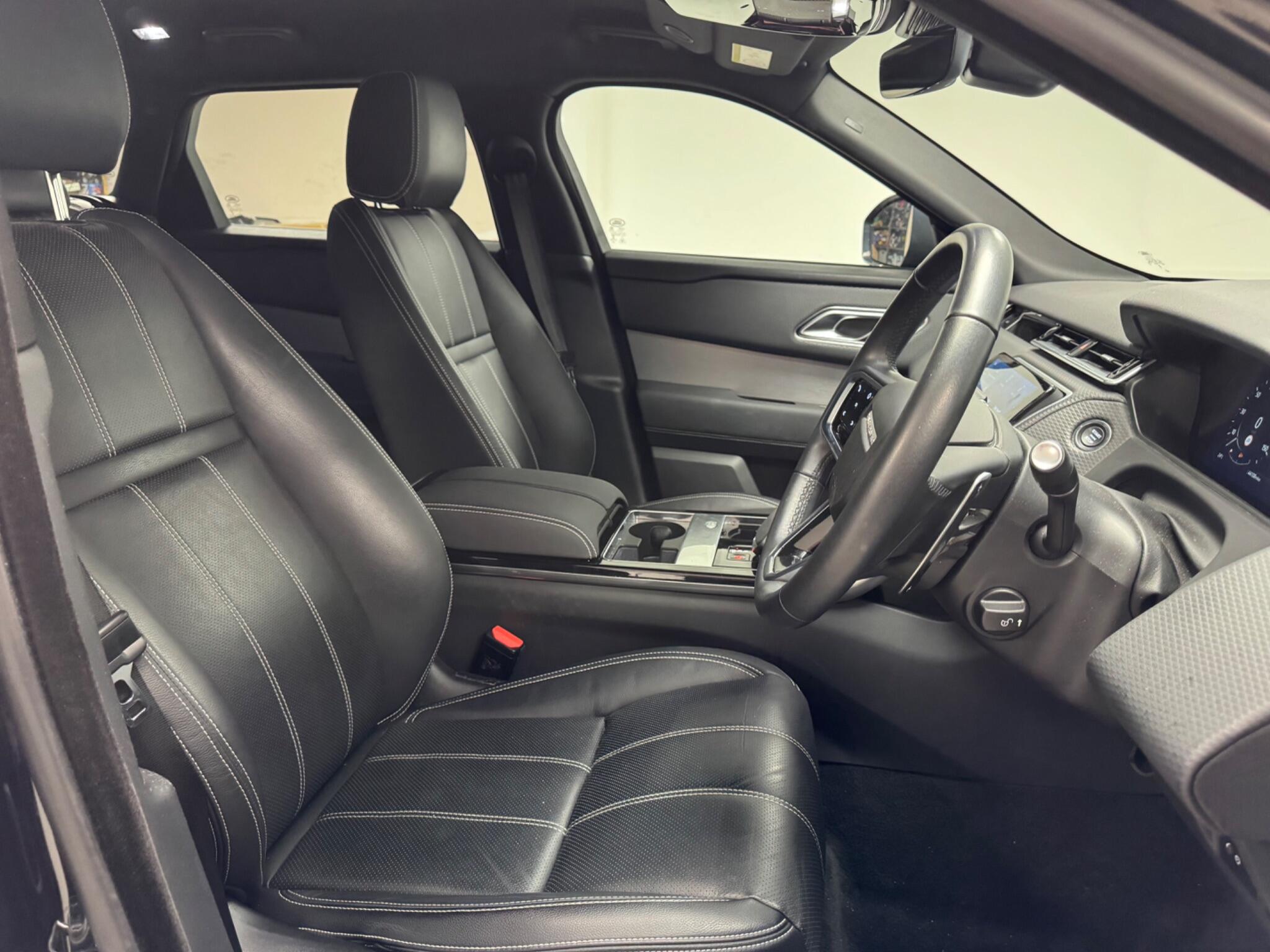 Land Rover Range Rover Velar view 10
