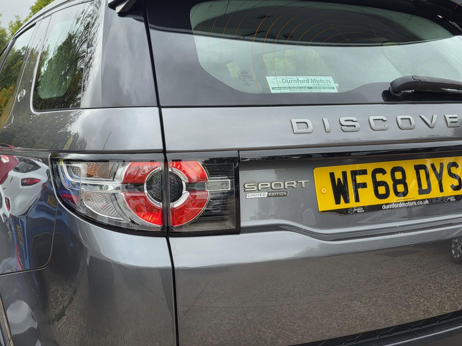 Land Rover Discovery Sport view 8