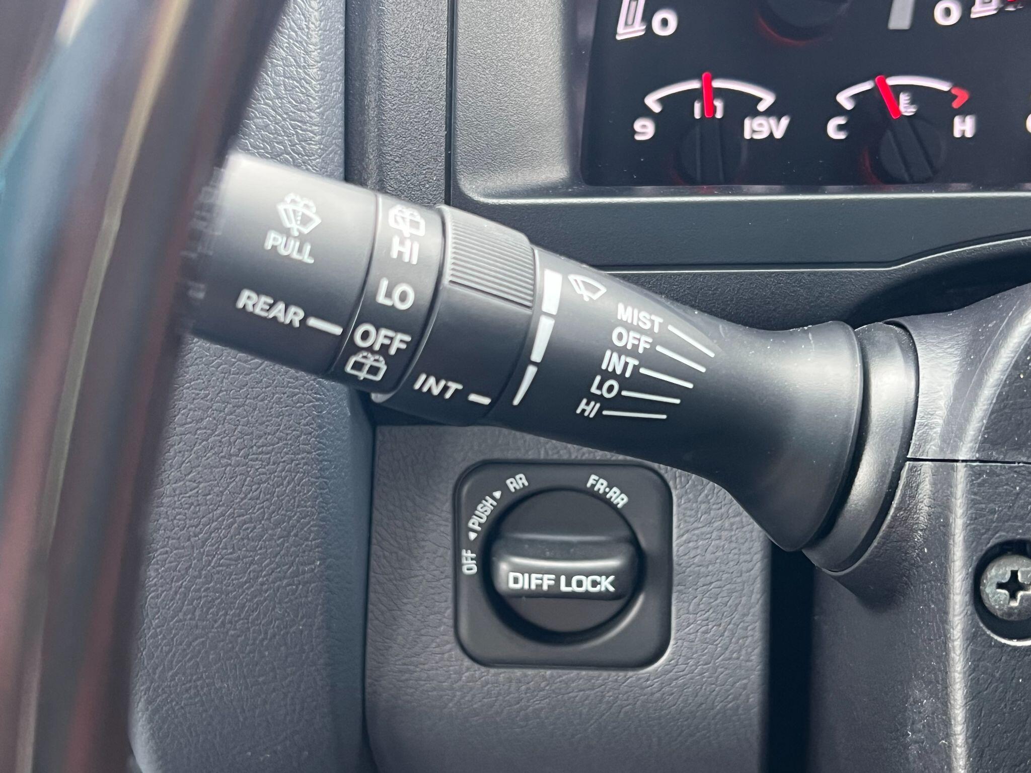 Toyota Land Cruiser view 36