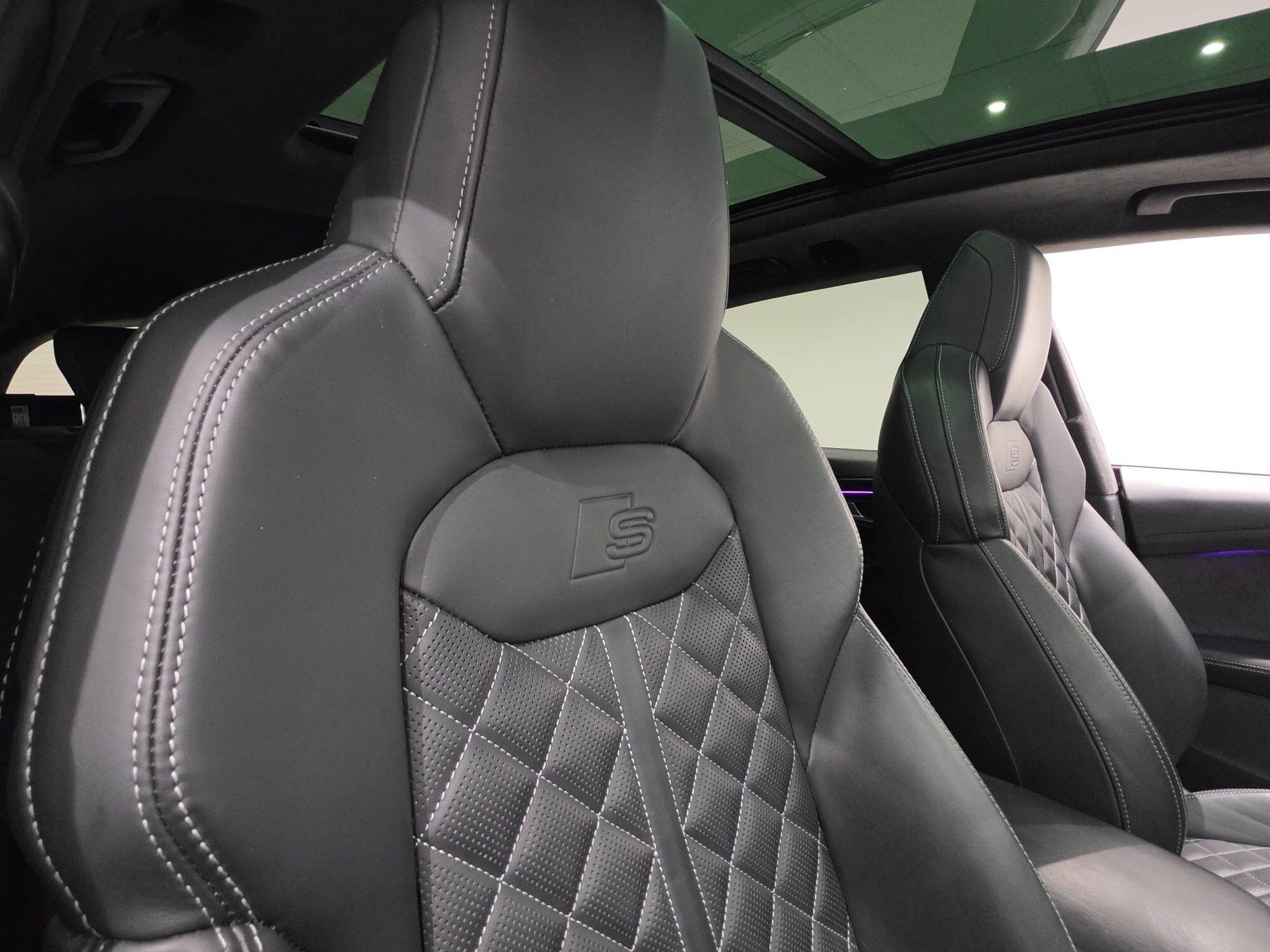 Audi Q8 view 83