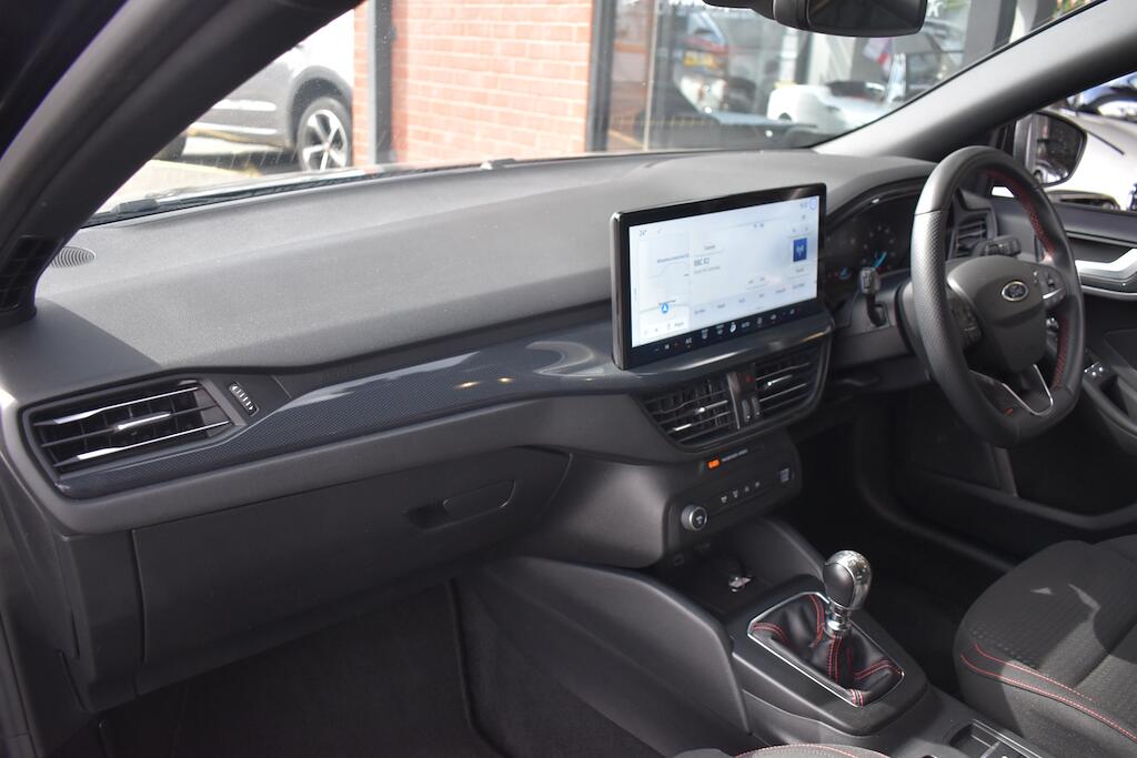 Ford Focus view 35
