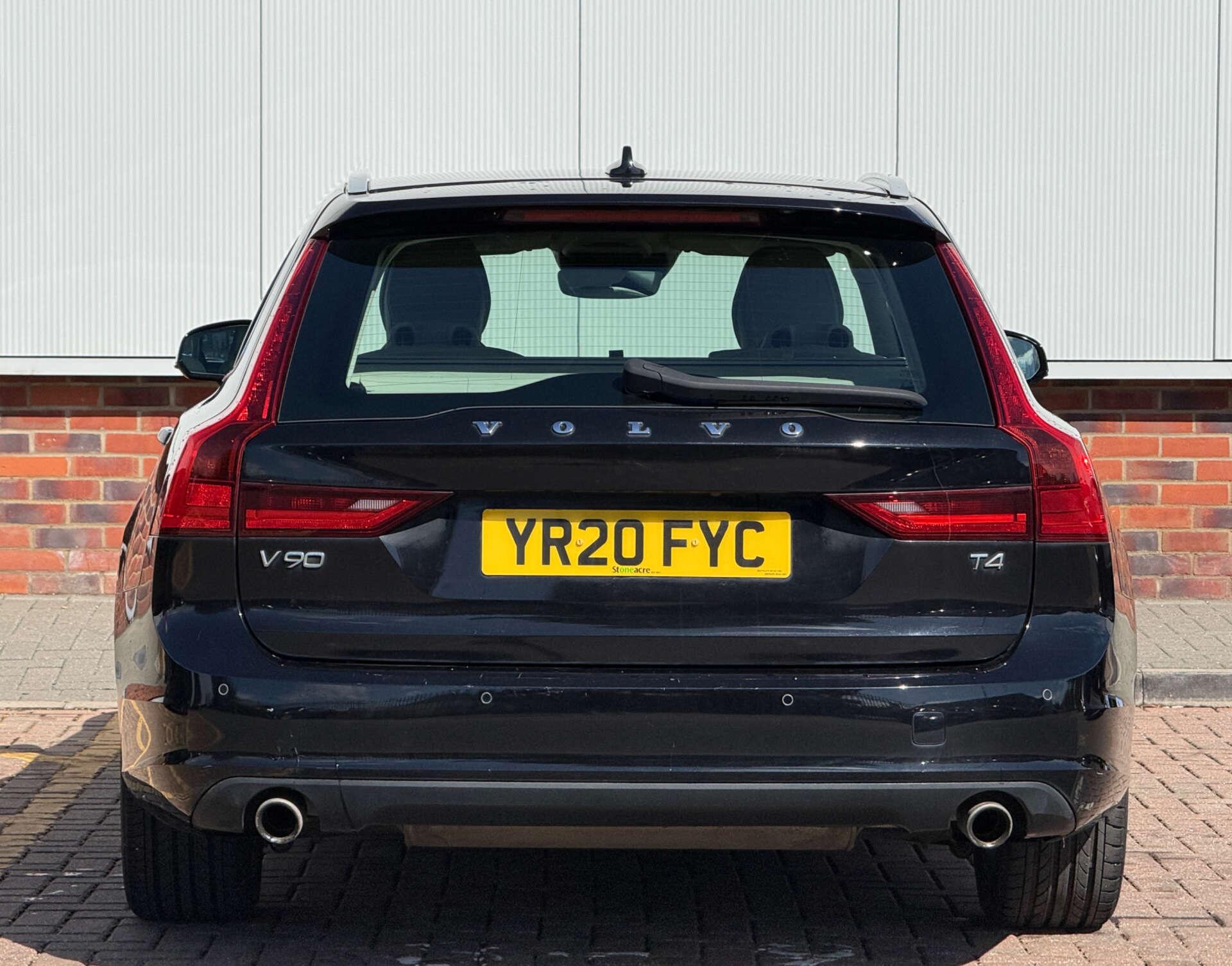Volvo V90 view 5