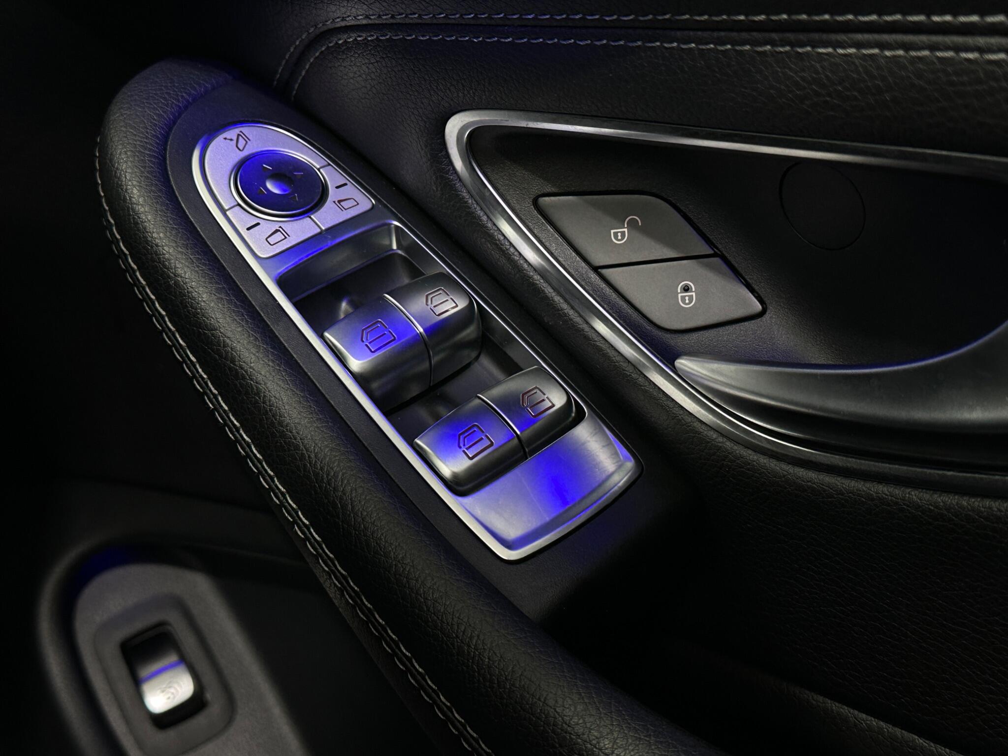 Mercedes-Benz C Class view 19
