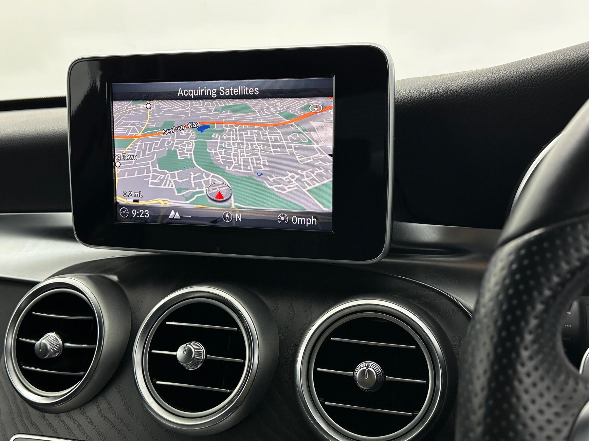 Mercedes-Benz C-Class view 24