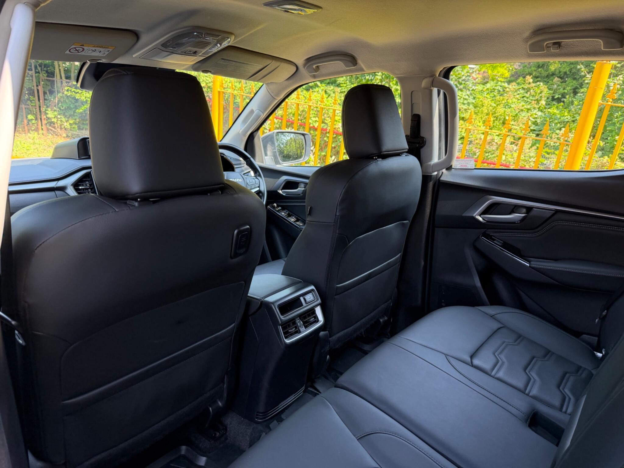 Isuzu D-Max view 35