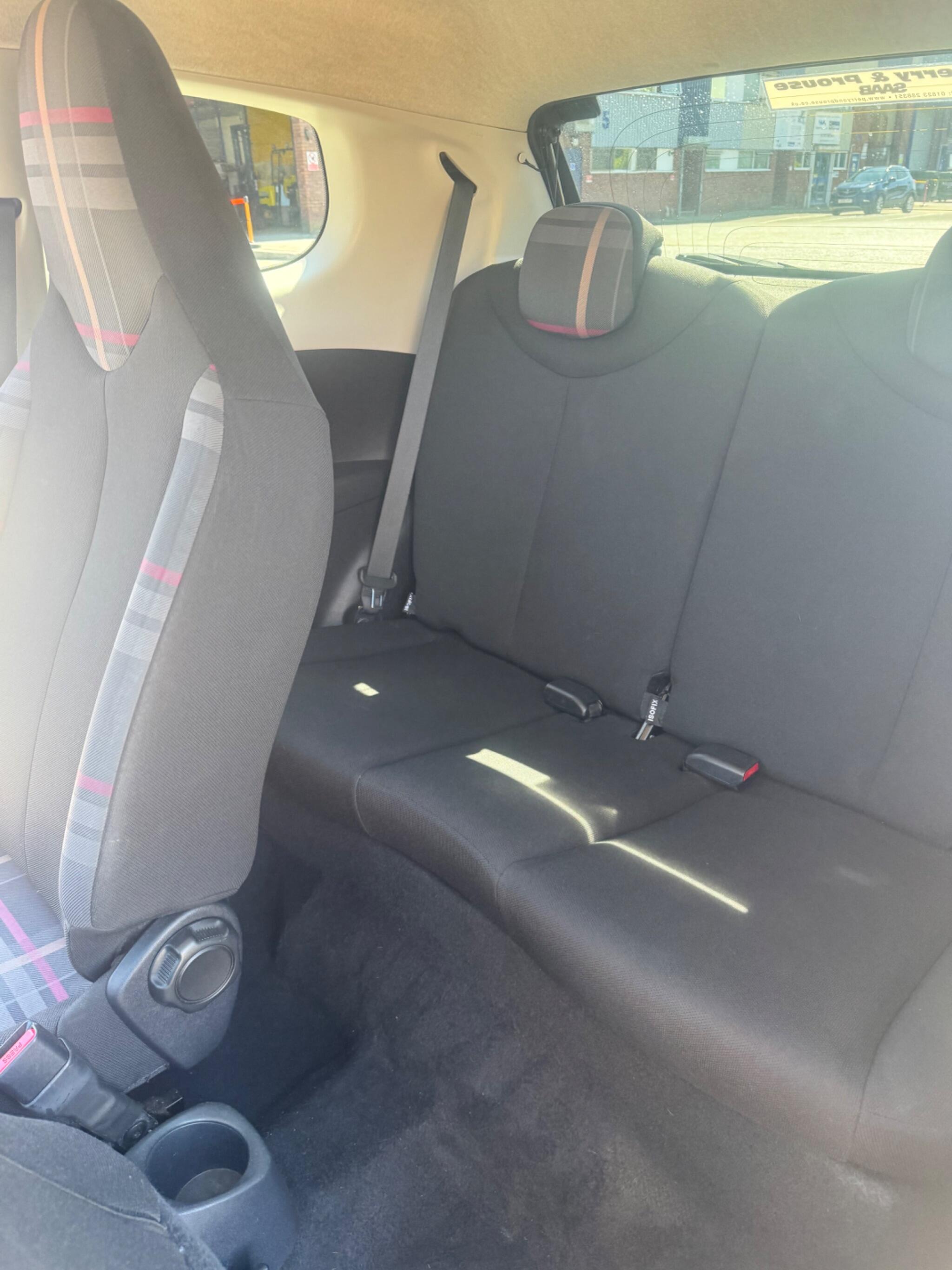 Peugeot 108 view 26