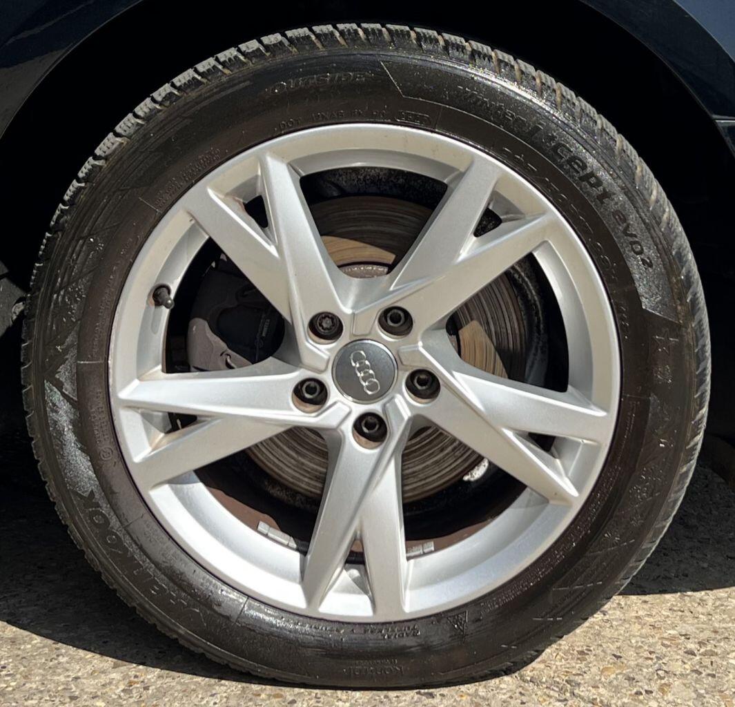 Audi A4 view 11