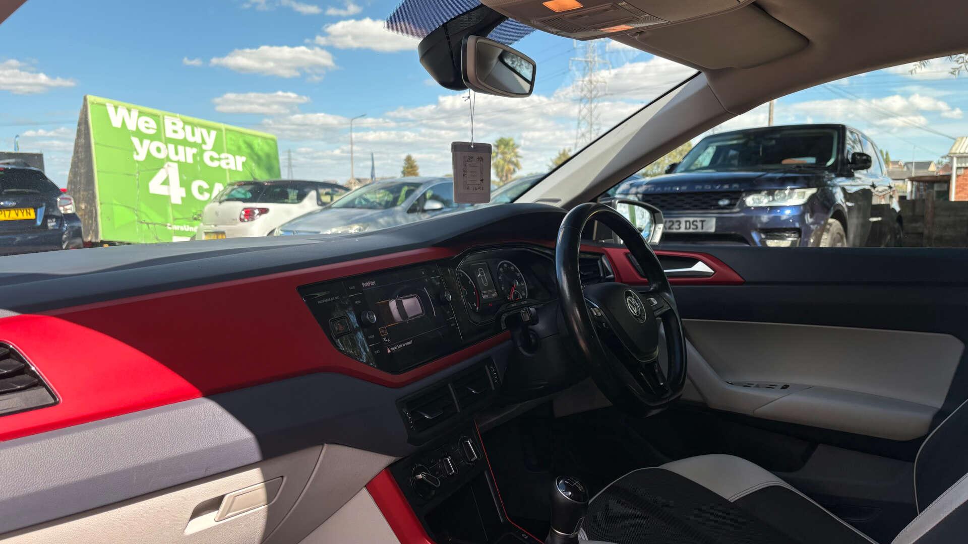 Volkswagen Polo view 14