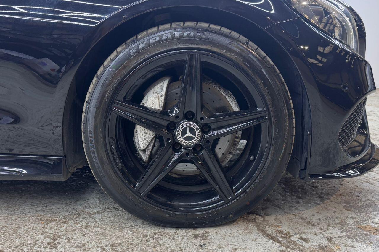 Mercedes-Benz C-Class view 12