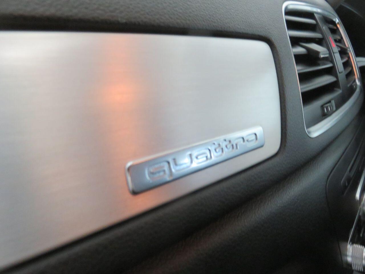 Audi Q3 view 32