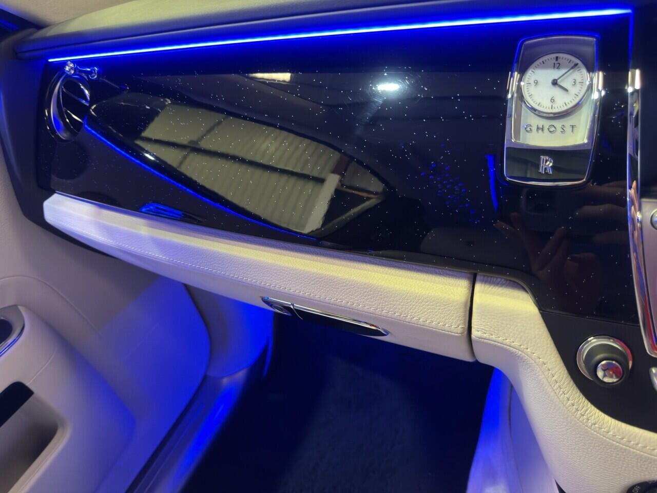 Rolls-Royce Ghost view 35
