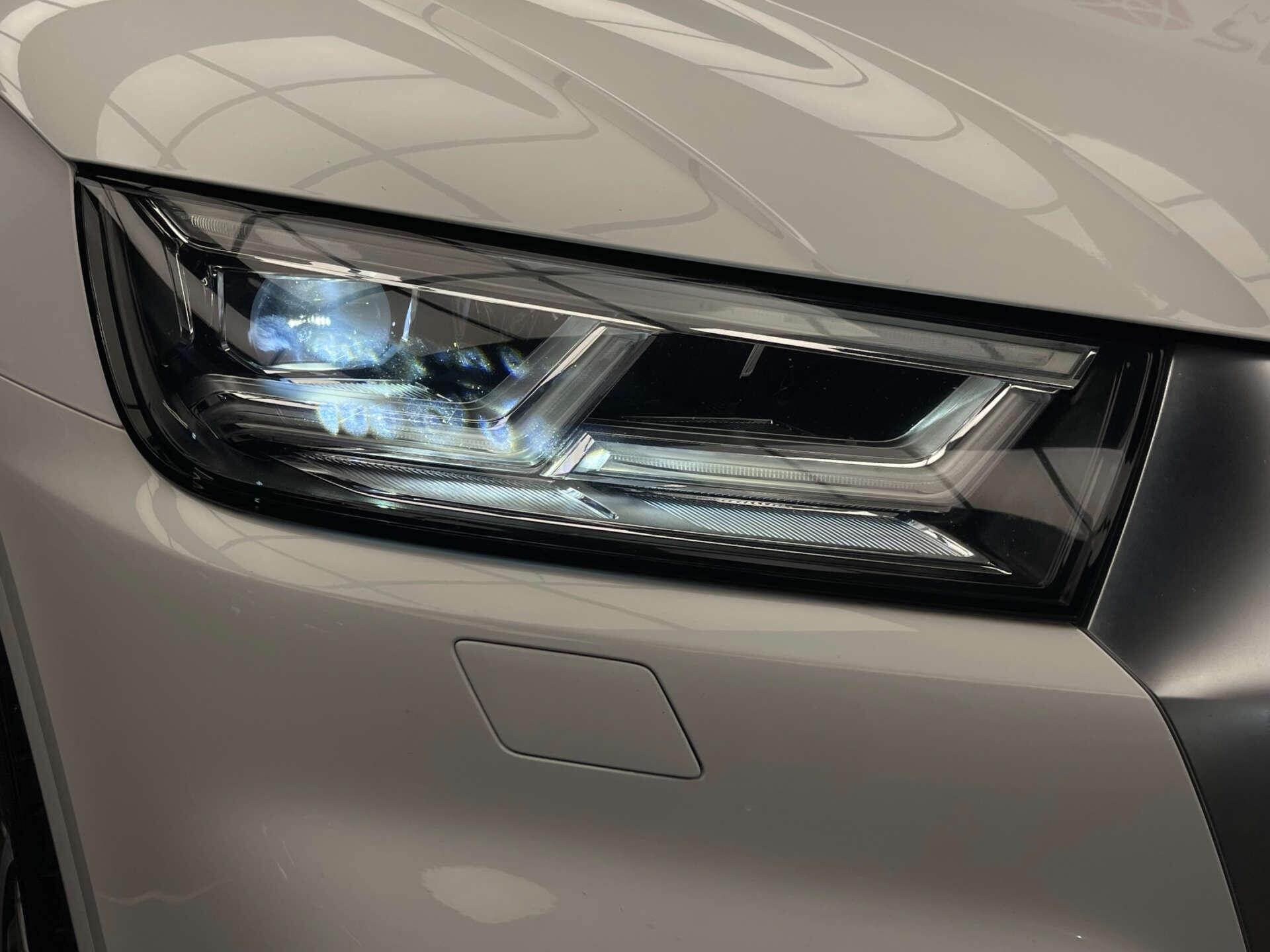 Audi Q5 view 6