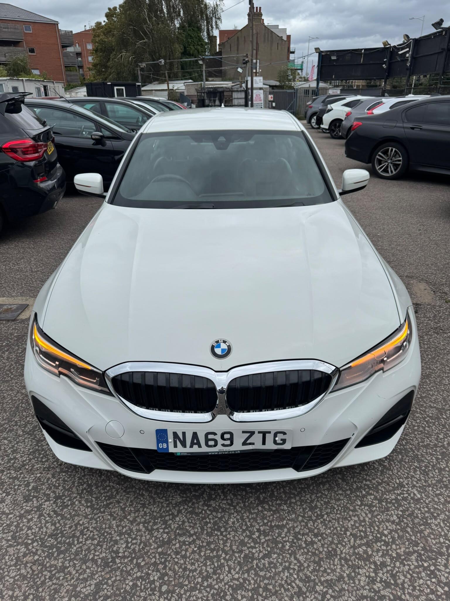 BMW 3 Series view 14