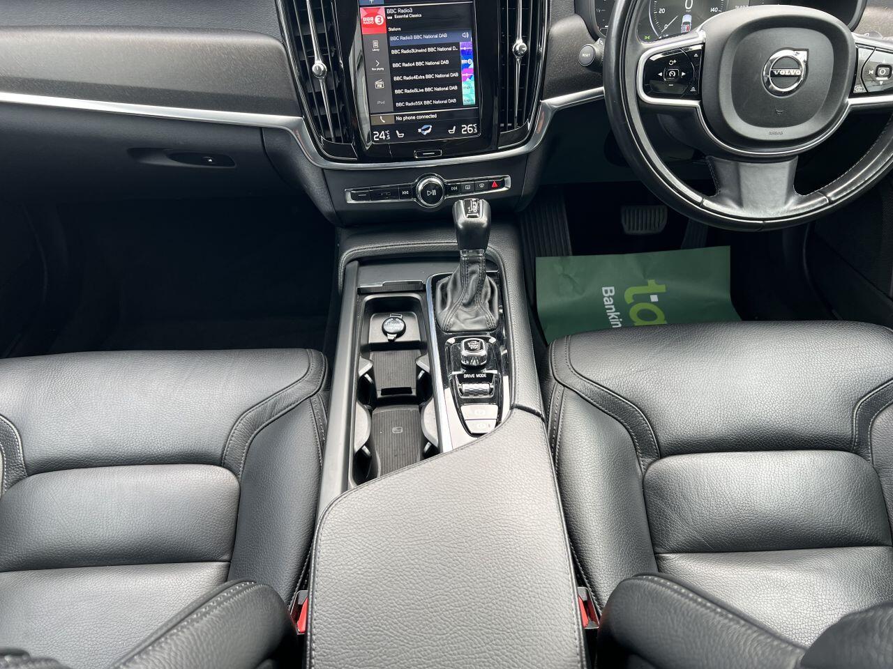 Volvo V90 Cross Country view 31