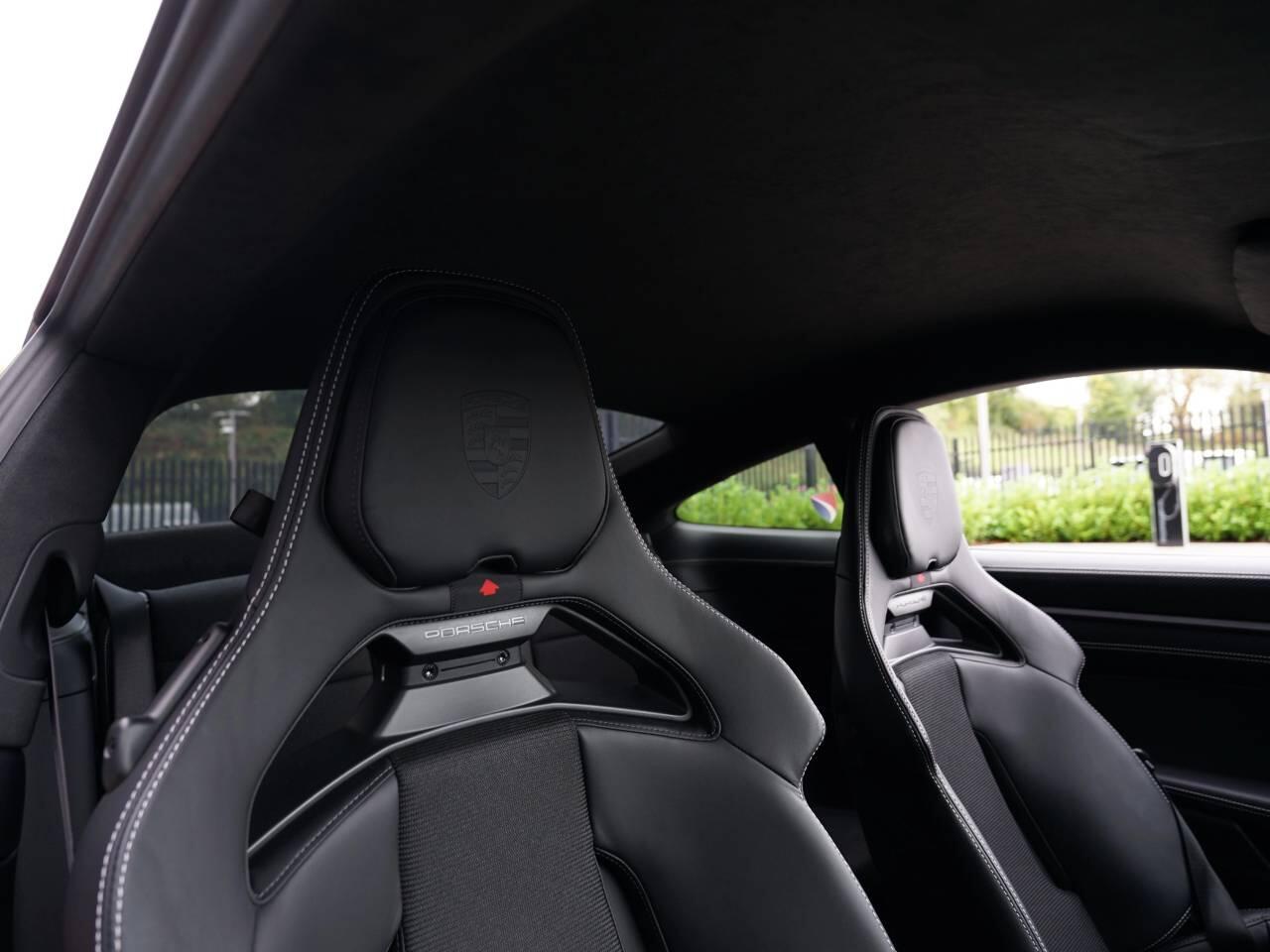 Porsche 911 view 13
