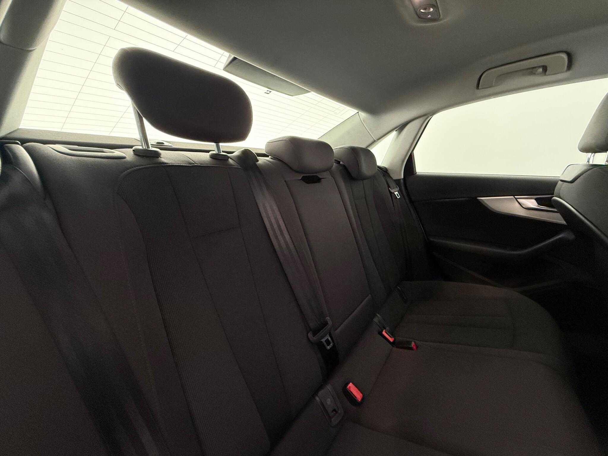 Audi A4 view 27