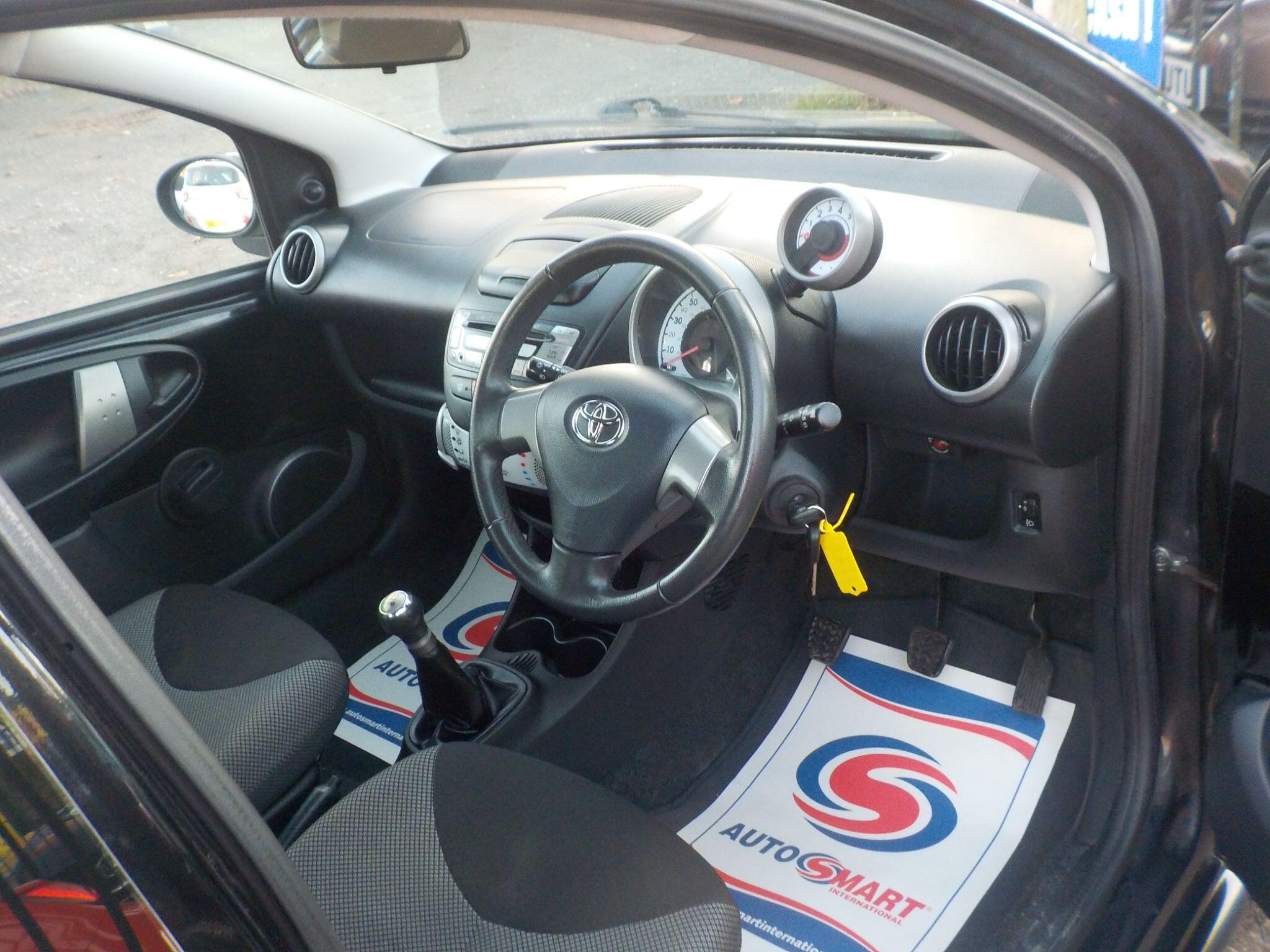 Toyota AYGO 1.0 VVT-i Move Euro 5 5dr