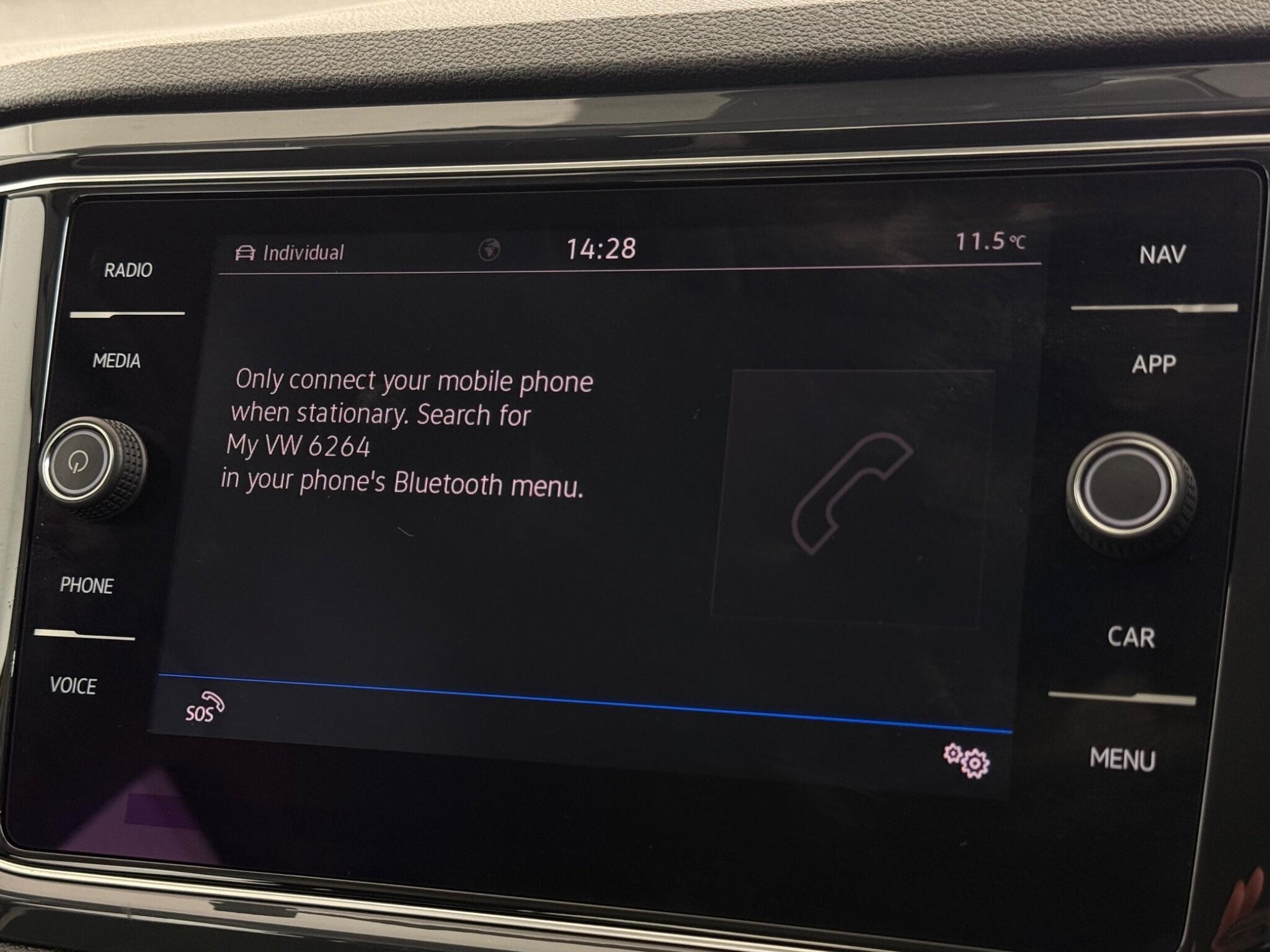 Volkswagen T-Roc view 24