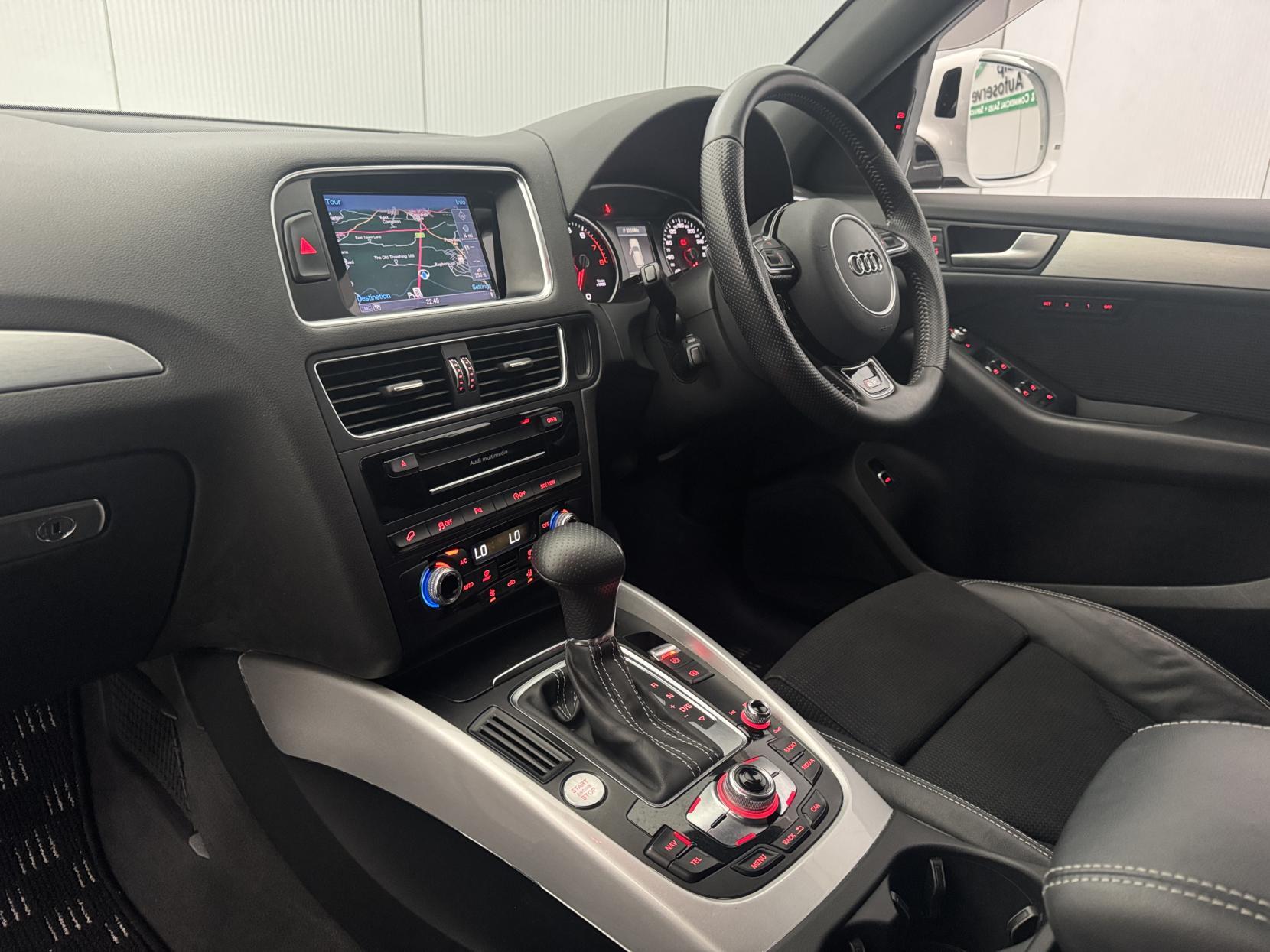 Audi Q5 view 56