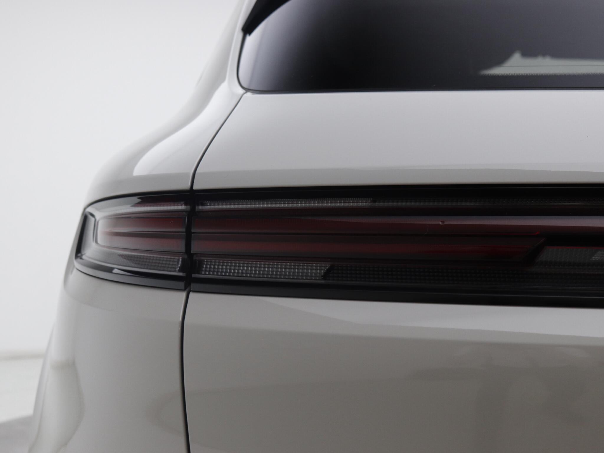 Porsche Cayenne view 20