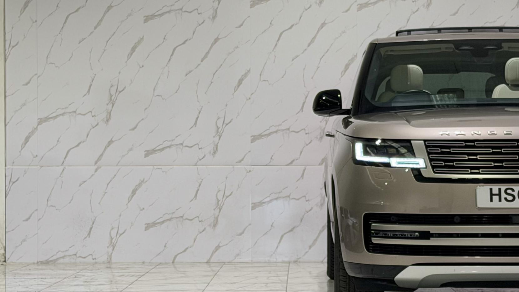 Land Rover Range Rover view 32