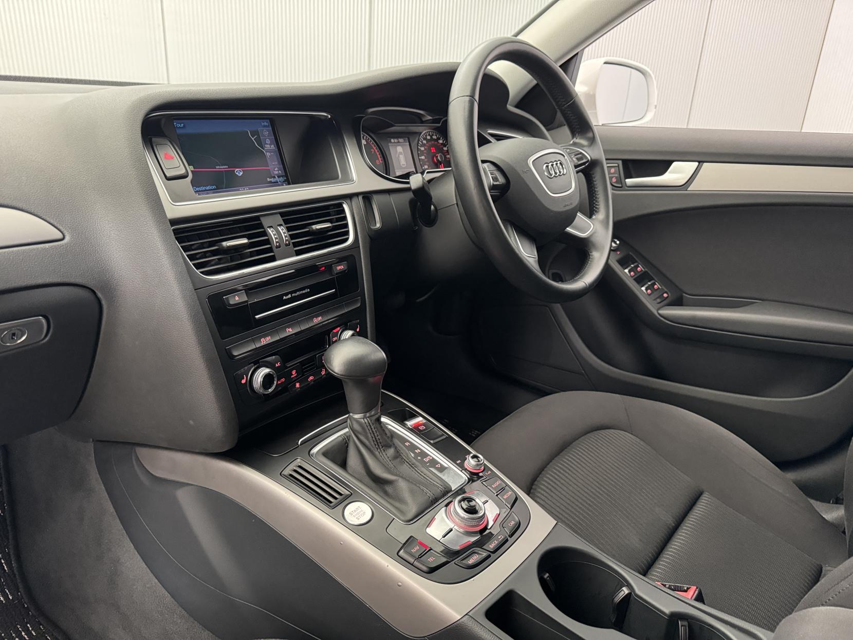 Audi A4 Avant view 59