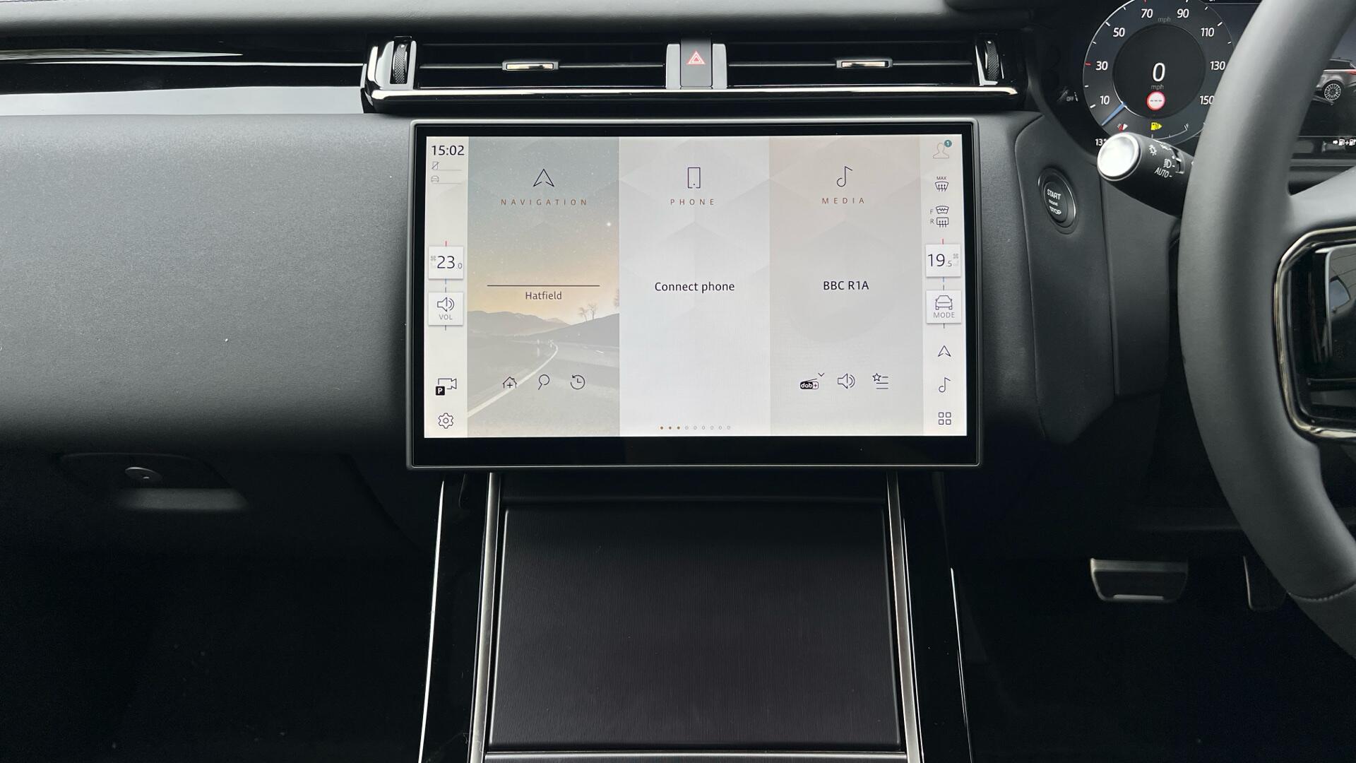 Land Rover Range Rover Velar view 16