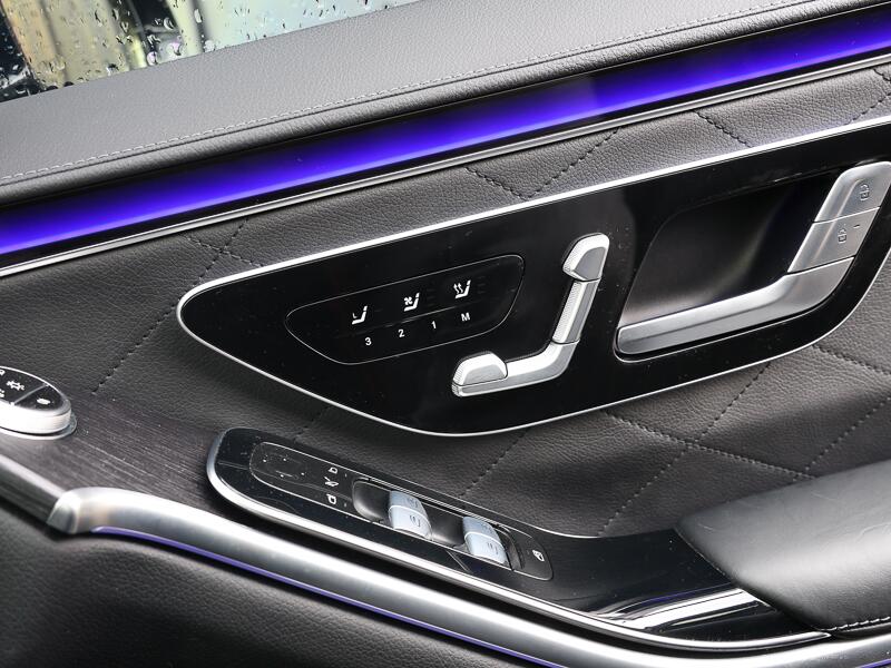 Mercedes-Benz S-Class view 16