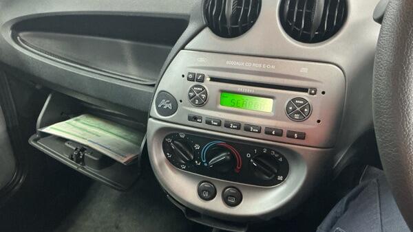 Ford Ka view 4