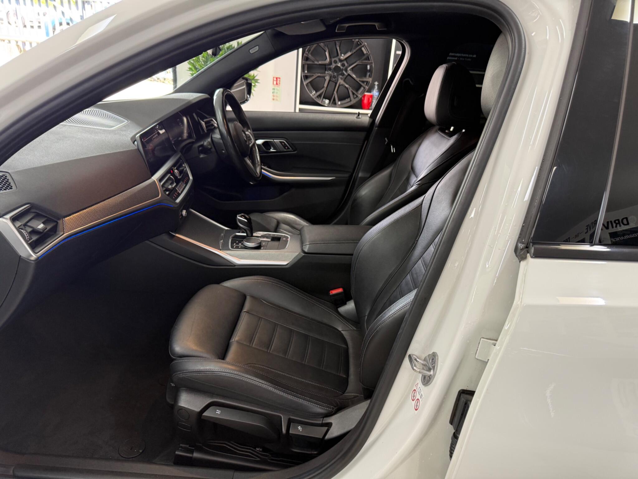 BMW 3 Series view 30
