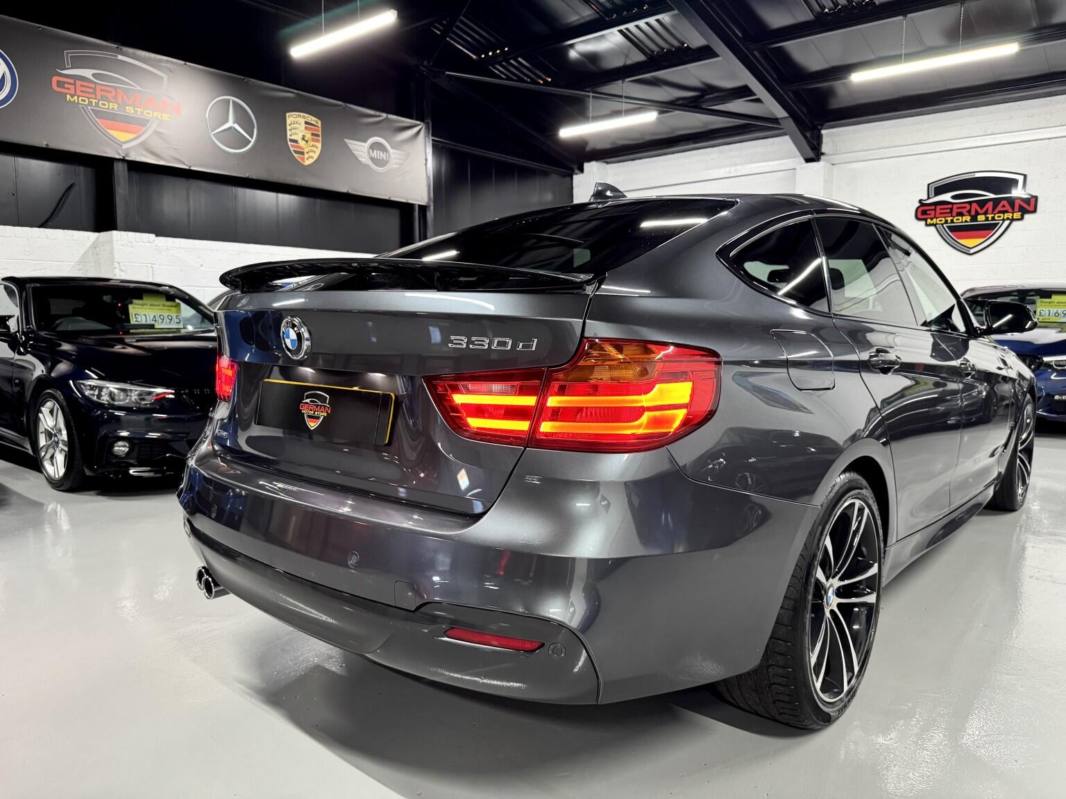 BMW 3 Series view 20