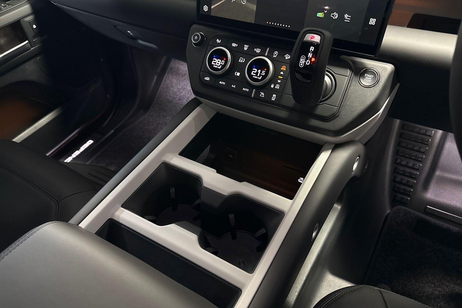 Land Rover Defender view 13