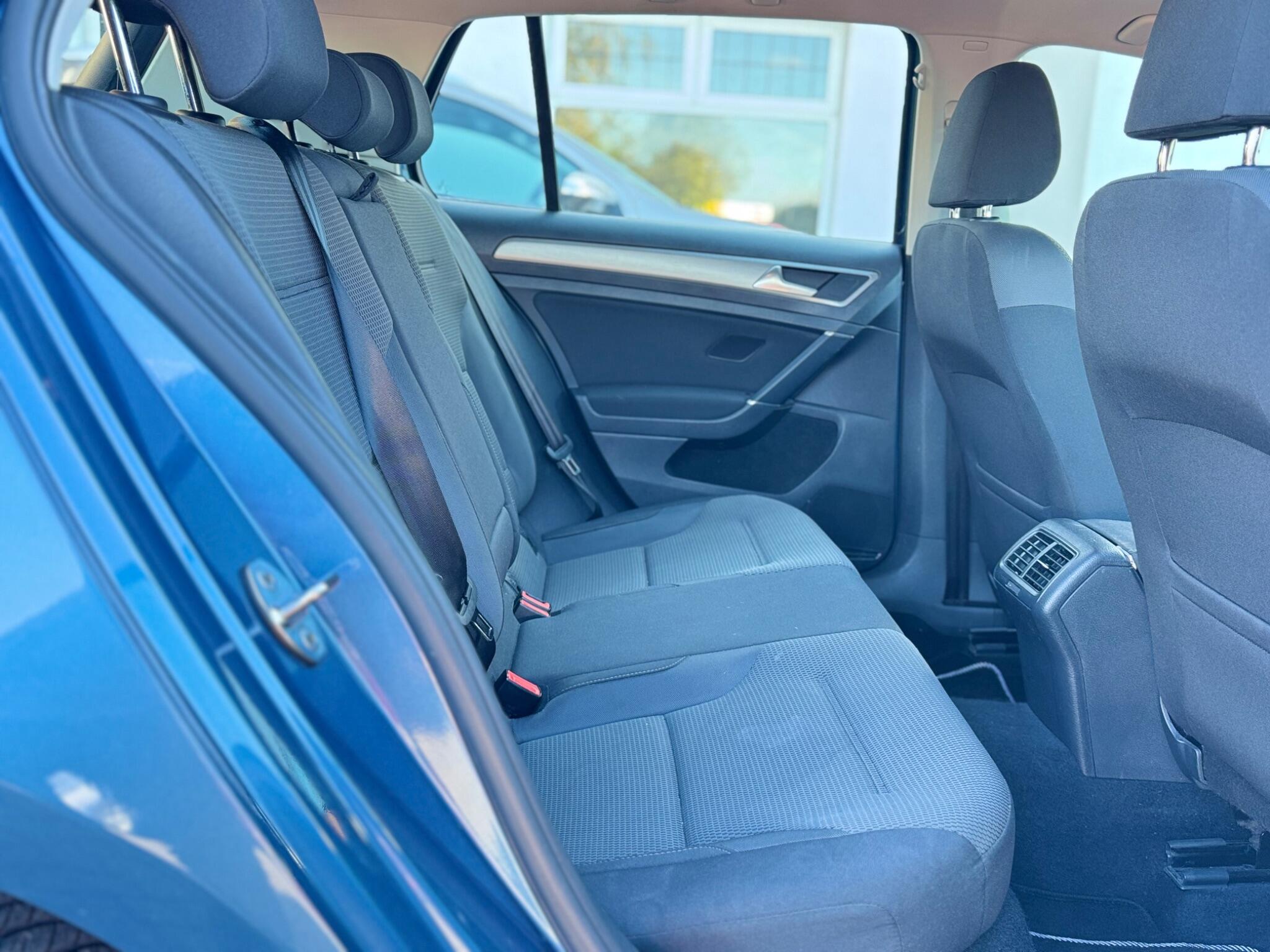 Volkswagen Golf view 26
