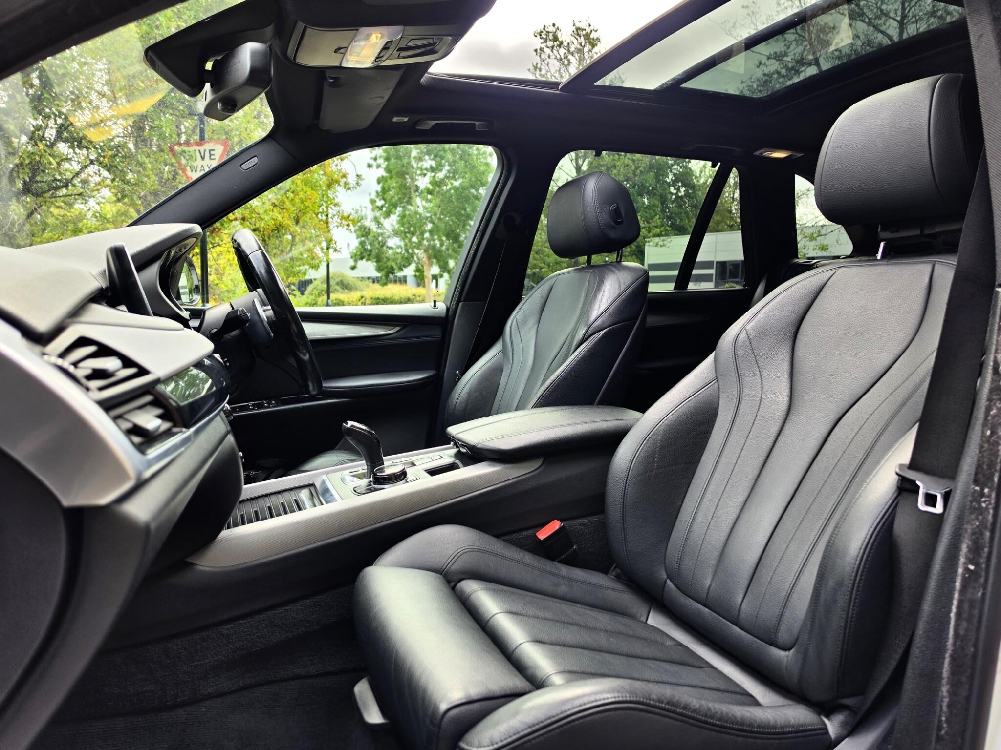 BMW X5 view 8