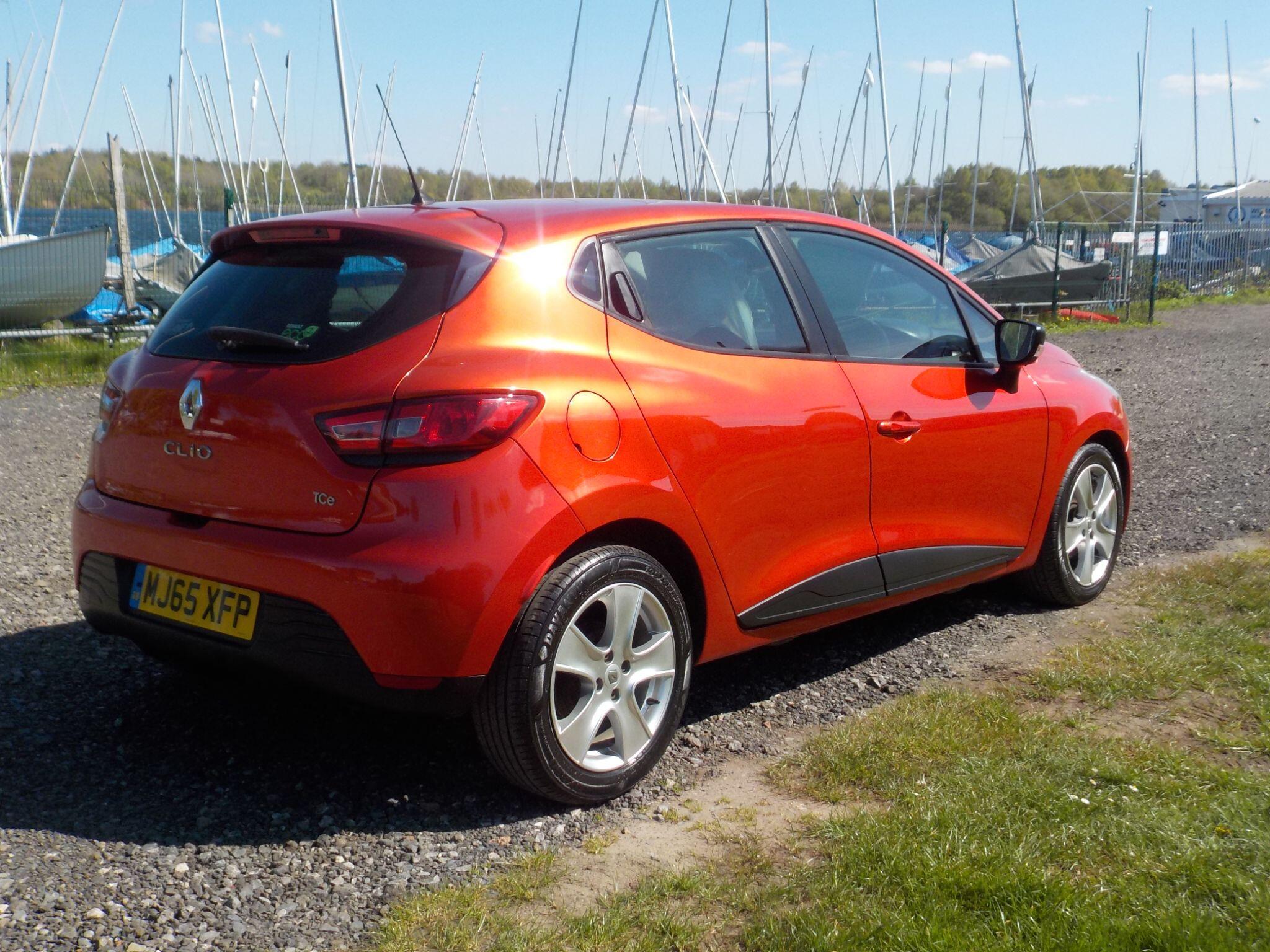 Renault Clio 0.9 TCe Play Euro 6 (s/s) 5dr