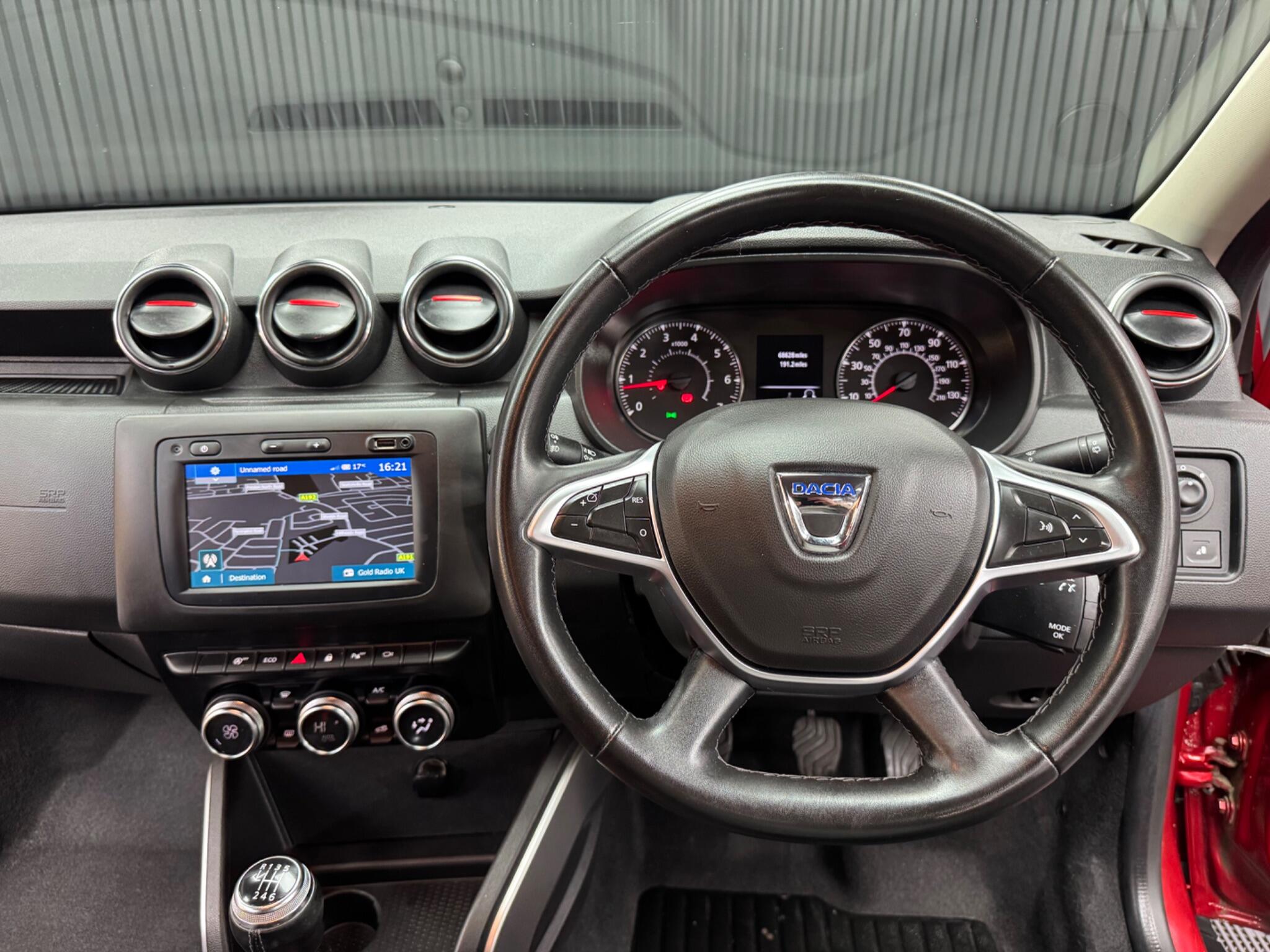 Dacia Duster view 18