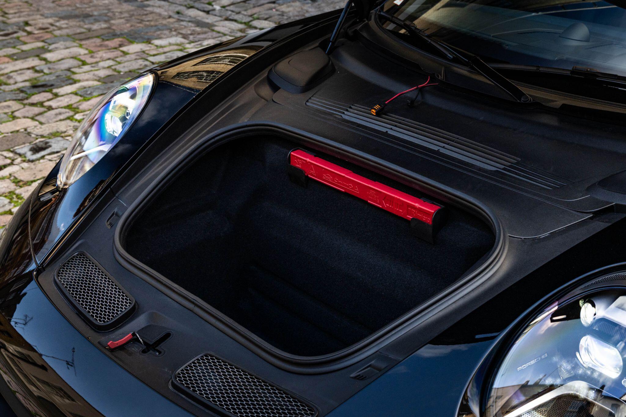 Porsche 911 view 37
