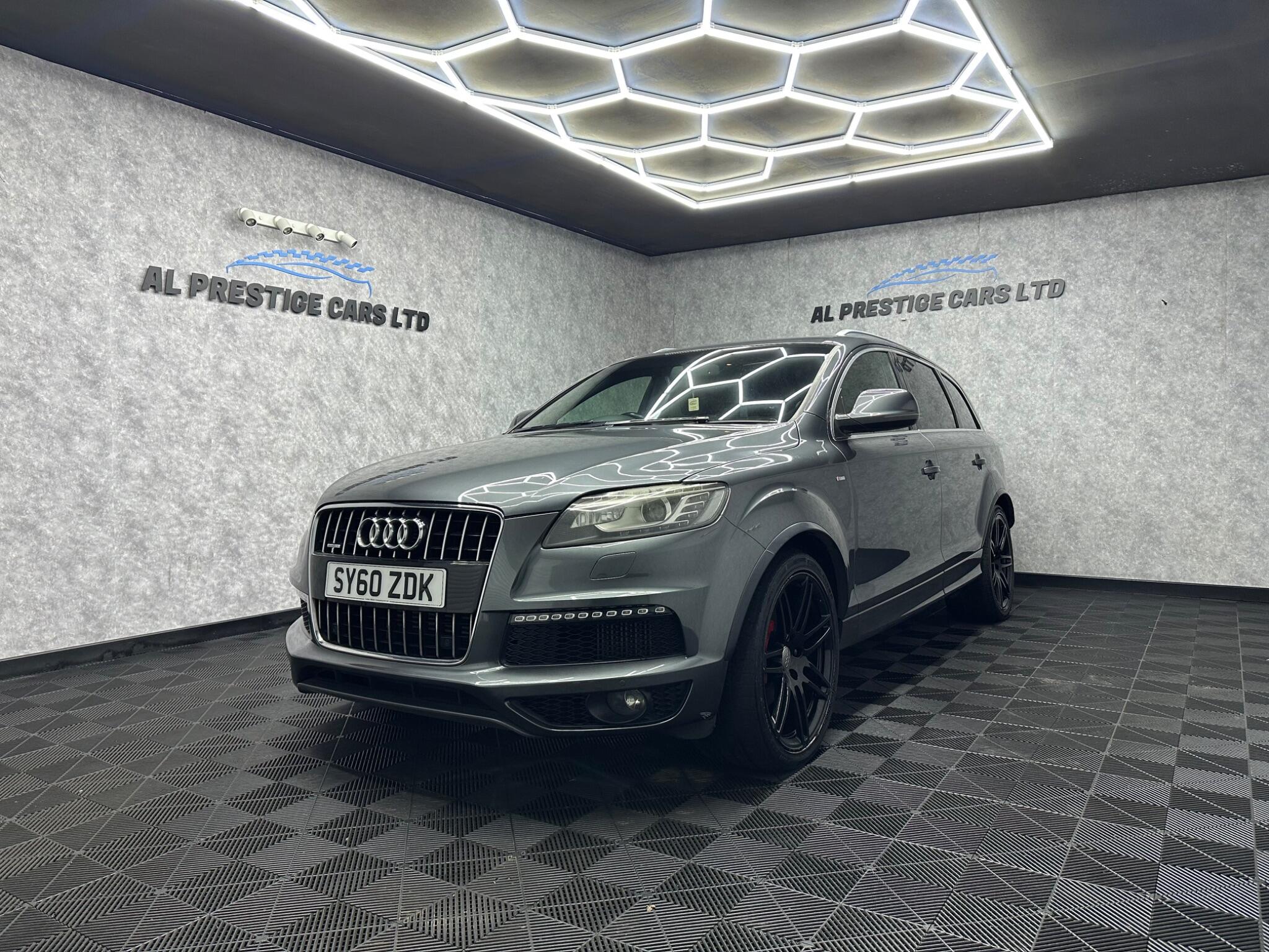 Audi Q7 main image