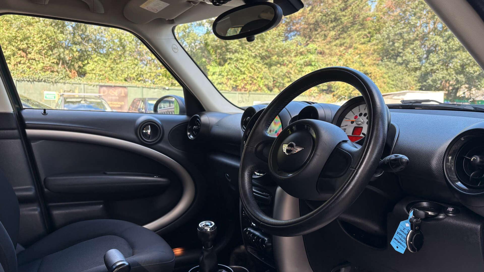 Mini Countryman view 7