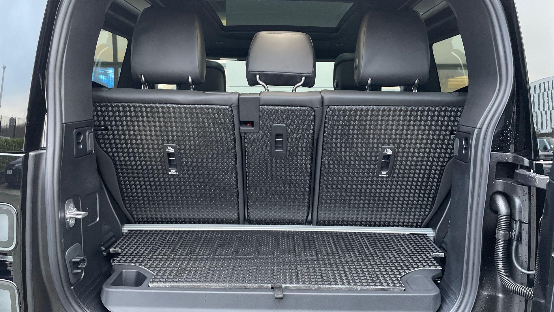 Land Rover Defender view 10