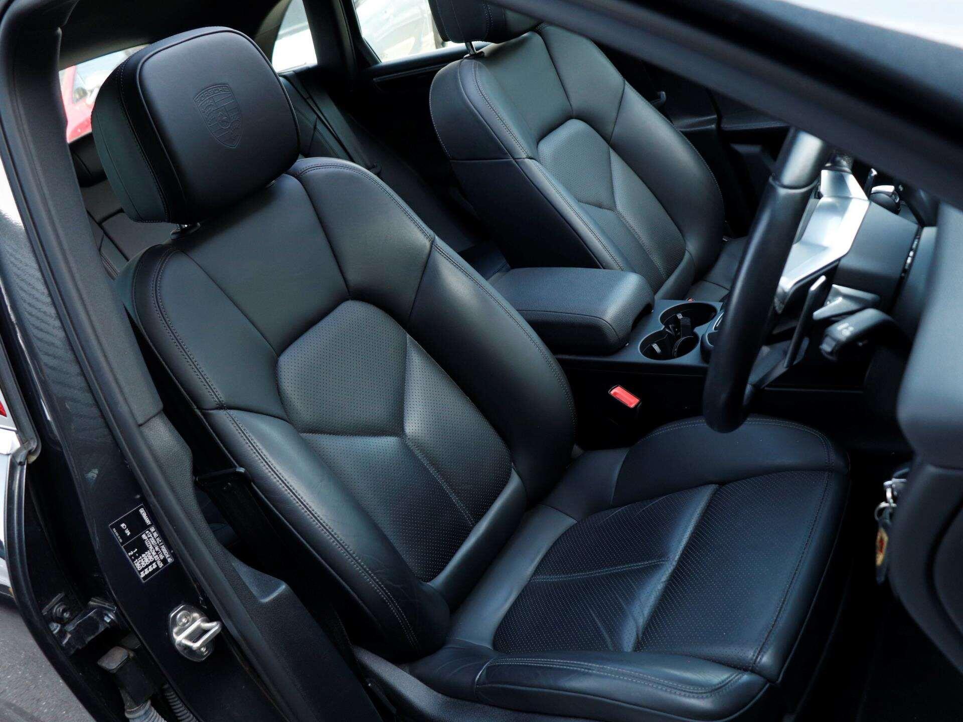 Porsche Macan view 24