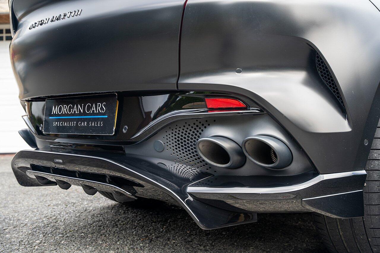 Aston Martin DBX view 20
