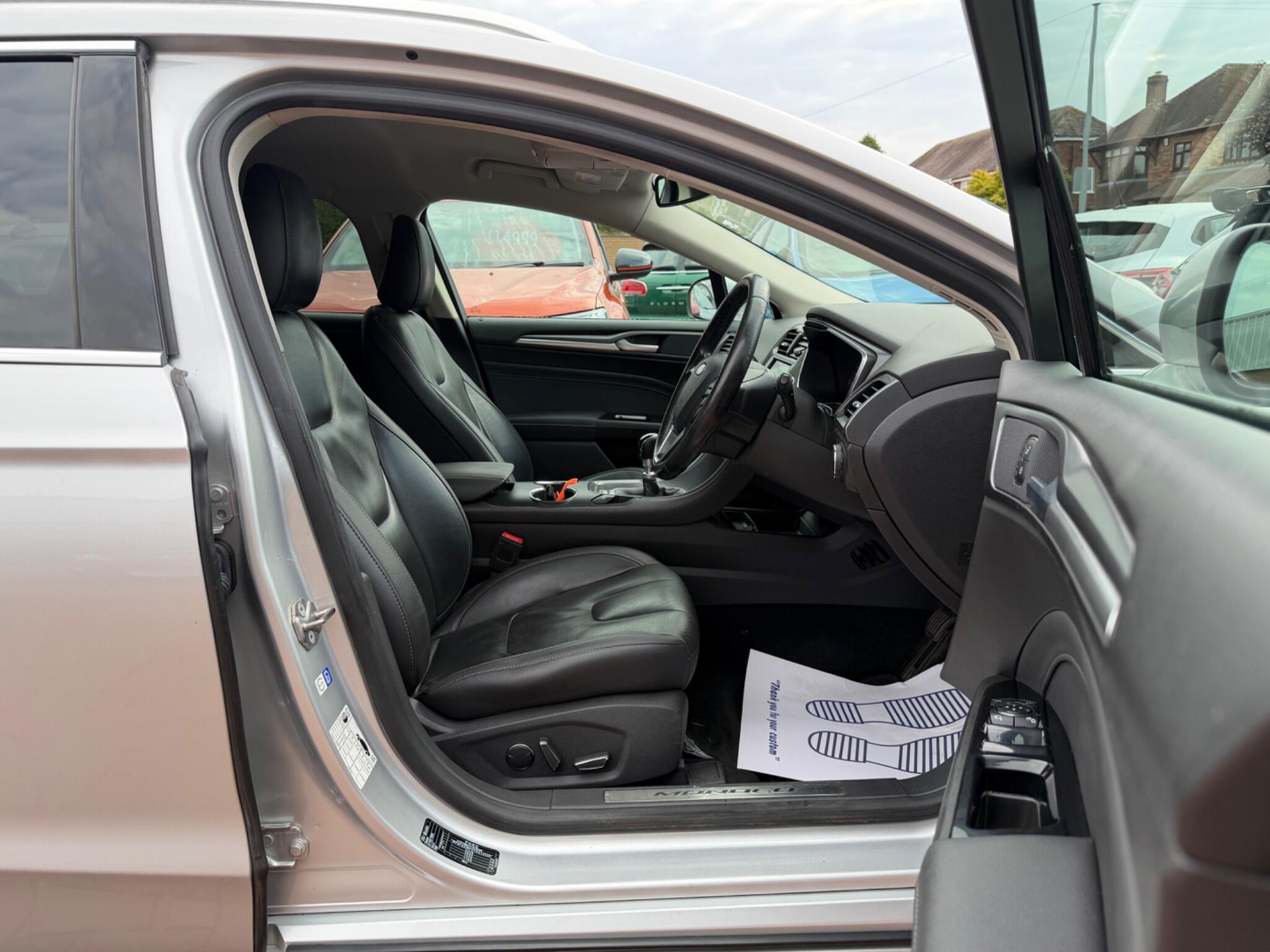 Ford Mondeo view 6