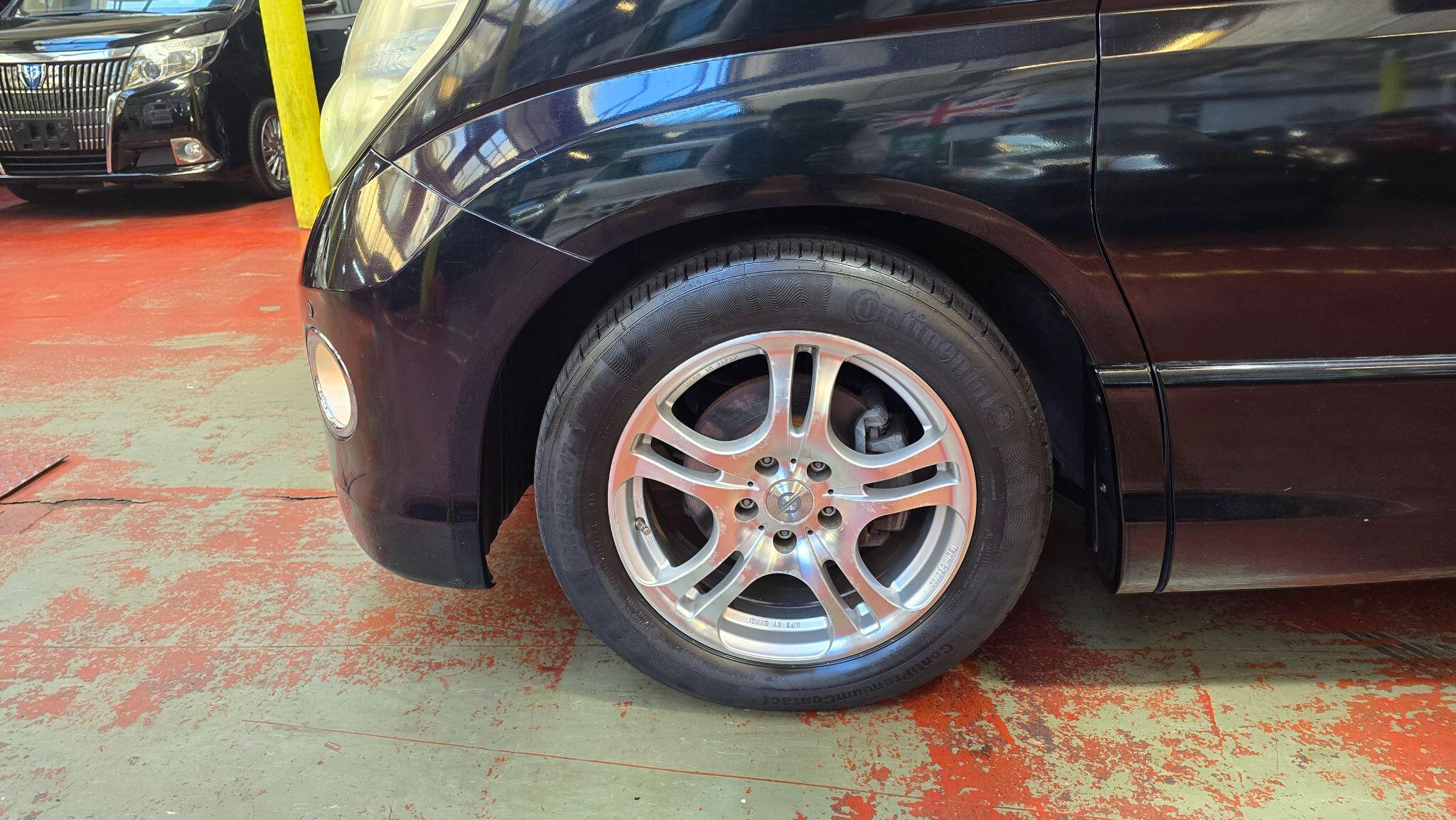 Nissan Elgrand view 46