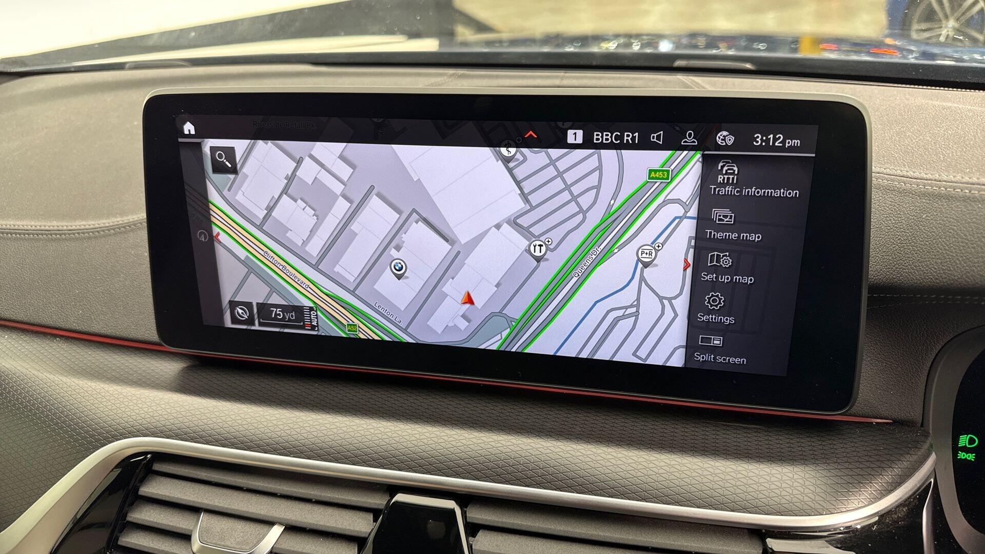 BMW 5 Series view 26