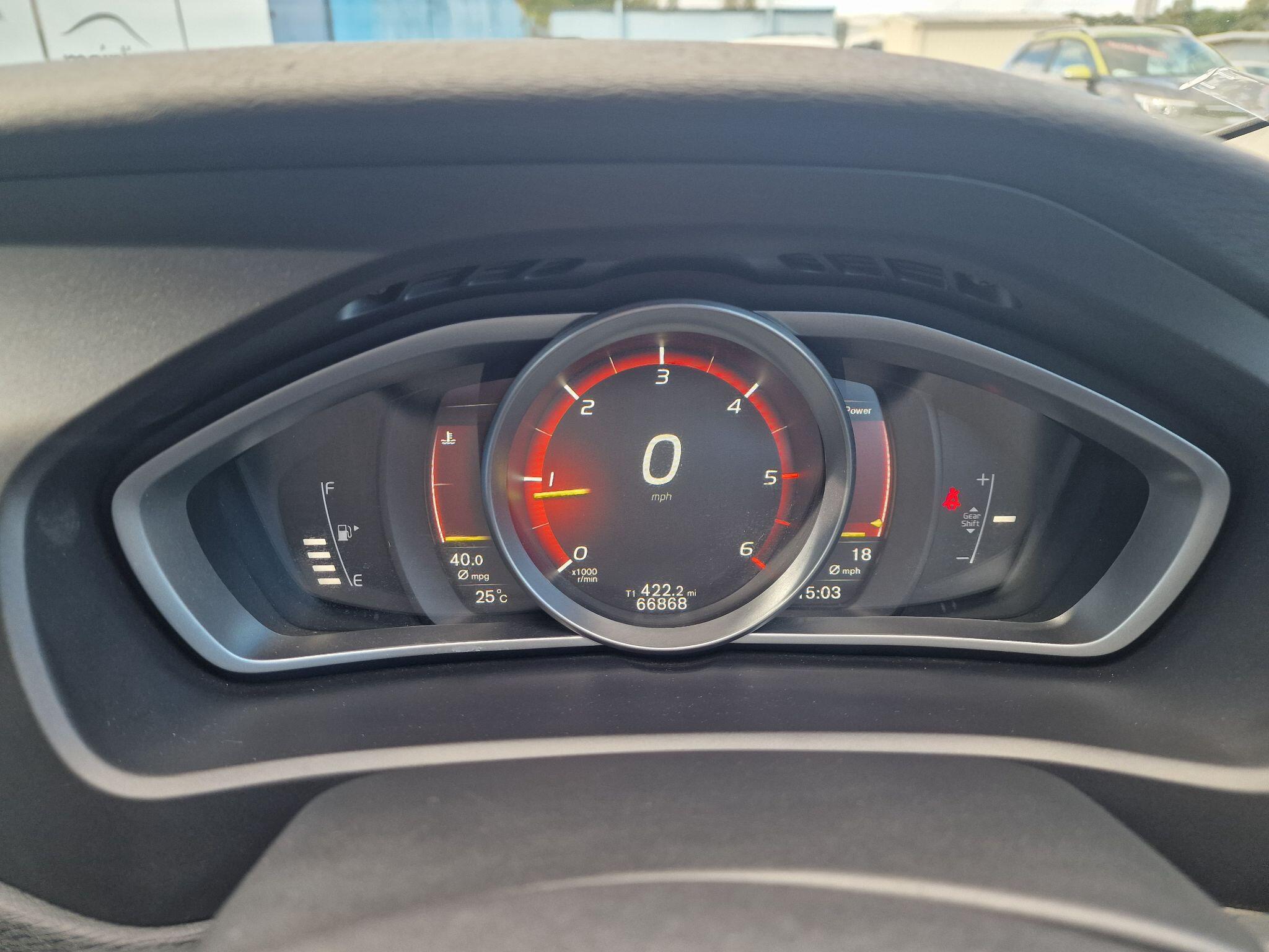 Volvo V40 Cross Country view 49