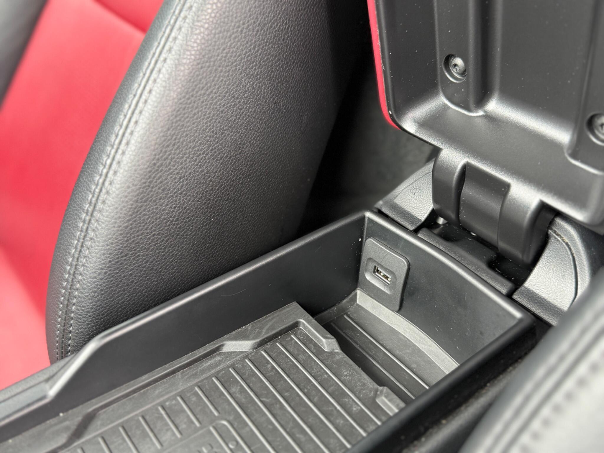 Porsche 718 Cayman view 28