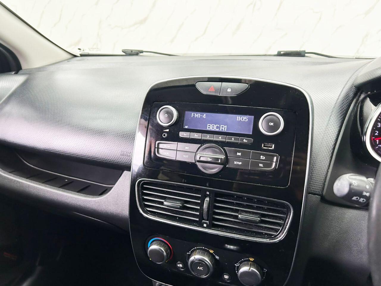 Renault Clio view 17