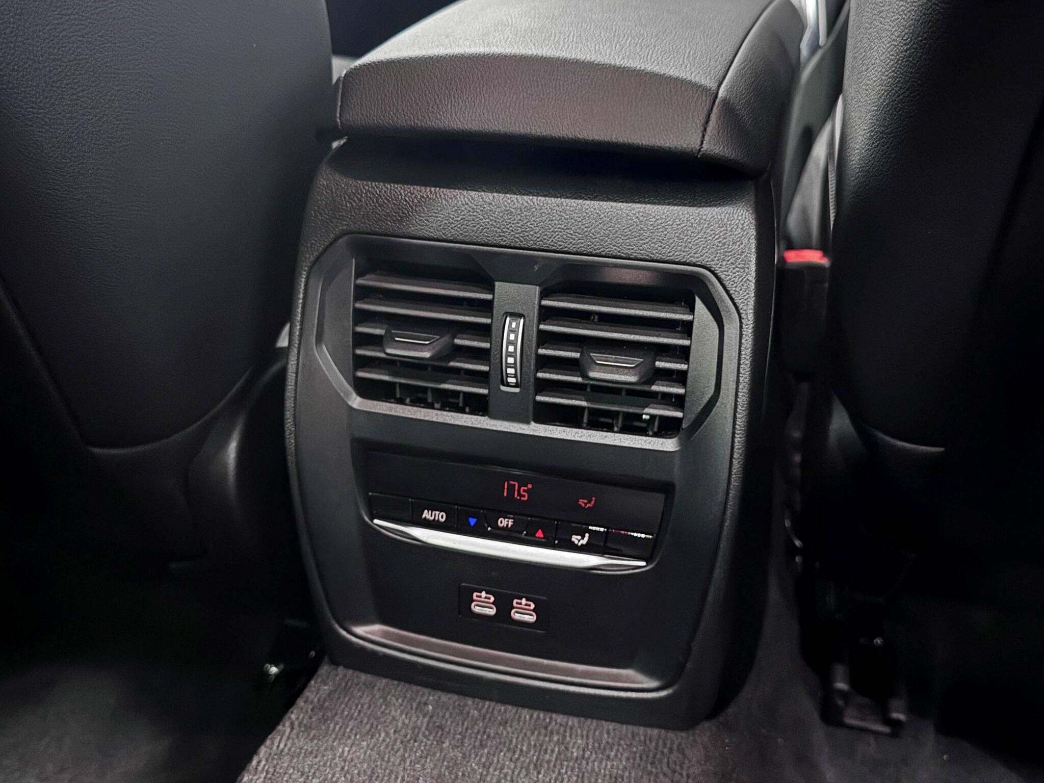 BMW 3 Series view 12