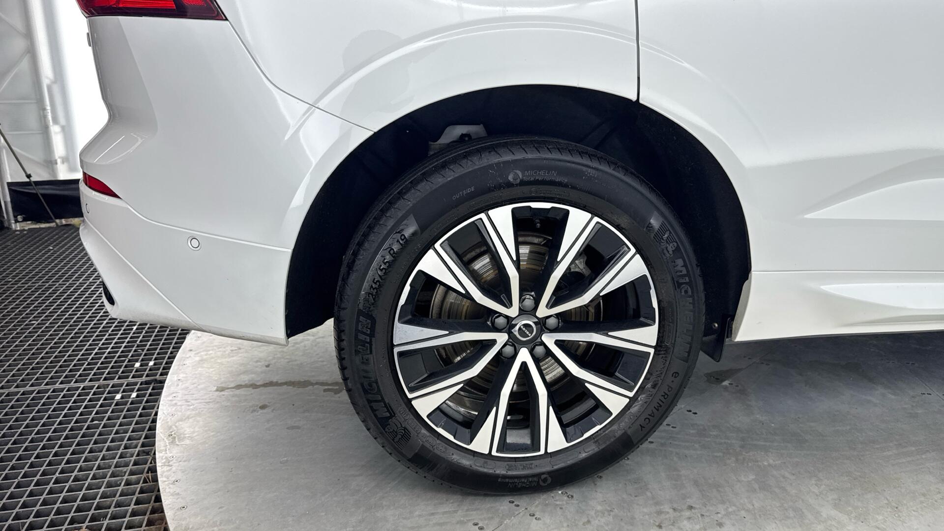 Volvo XC60 view 22